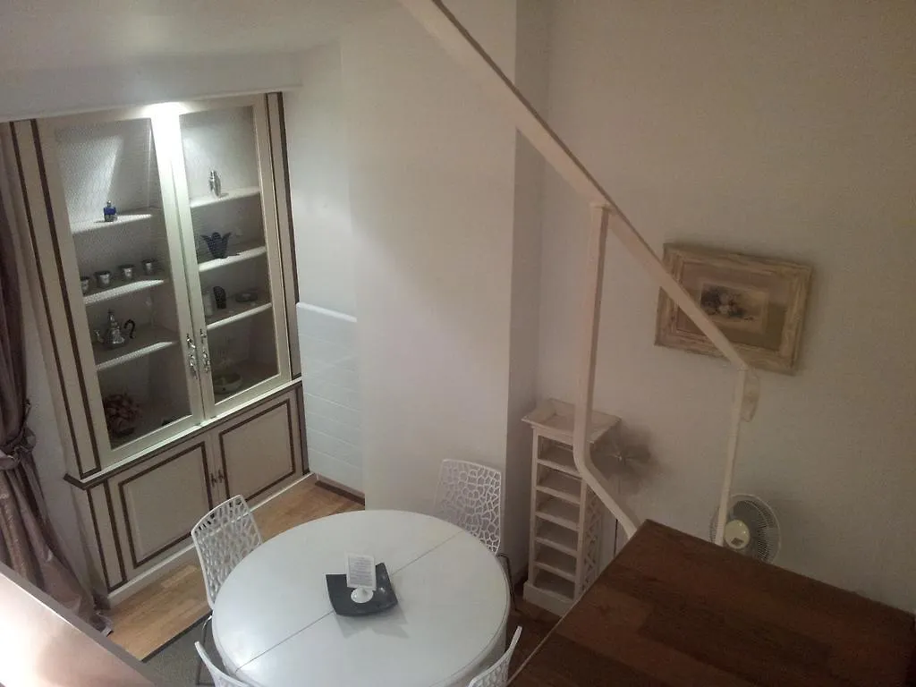 Apartment Place Victor Hugo